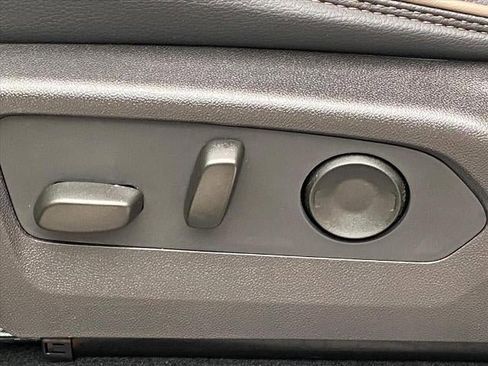 Certified 2025 GMC Canyon Denali image 16