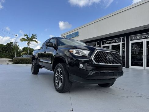 Used 2019 Toyota Tacoma TRD Sport AWD/4WD image 30