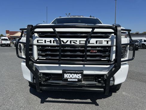 Used 2021 Chevrolet Silverado 2500 LT w/ Z71 Chrome Sport Edition AWD/4WD image 11