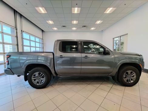 Used 2026 Nissan Frontier SV w/ SV Convenience Package AWD/4WD image 2