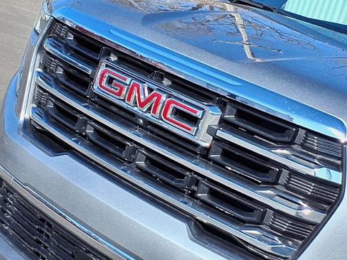 Used 2025 GMC Acadia Elevation image 29