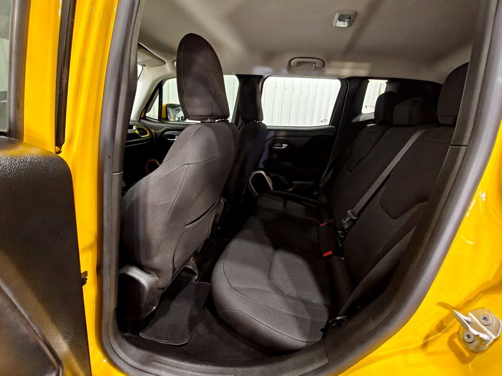 Used 2016 Jeep Renegade Latitude FWD image 23