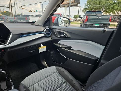 New 2025 Chevrolet Trax LT w/ Driver Confidence Package image 3