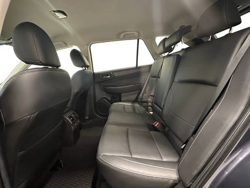 Used 2016 Subaru Outback 2.5i Limited image 12