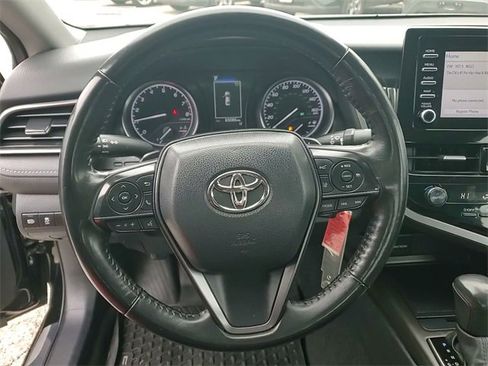 Used 2022 Toyota Camry SE image 13