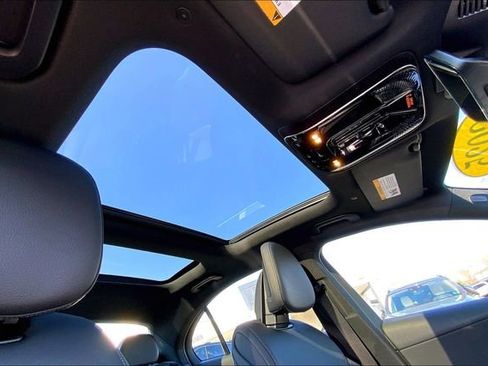 Used 2025 Mercedes-Benz C 300 4MATIC Sedan image 11