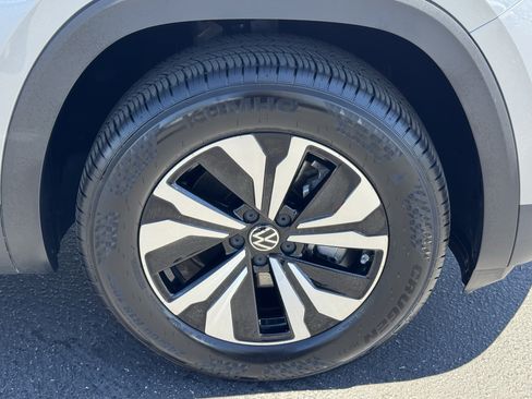 Used 2026 Volkswagen Atlas SE FWD image 11