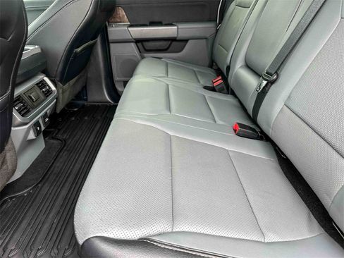 Used 2022 Ford F150 Lariat w/ Trailer Tow Package image 18