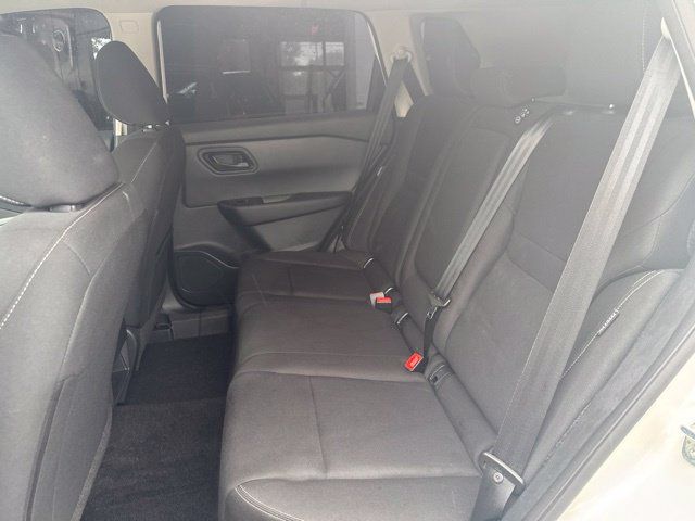 Used 2024 Nissan Rogue S AWD/4WD image 17