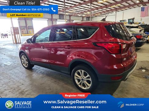 Used 2019 Ford Escape SE FWD image 3