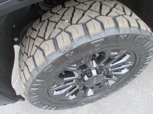 Certified 2025 GMC Sierra 2500 Denali Ultimate image 14