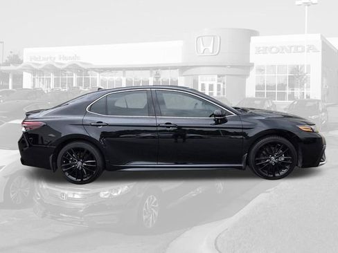 Used 2024 Toyota Camry XSE FWD image 4