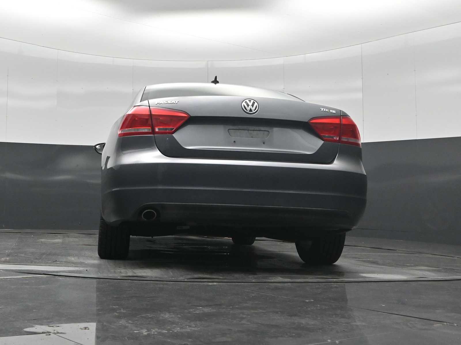 Used 2012 Volkswagen Passat TDI SE FWD image 31