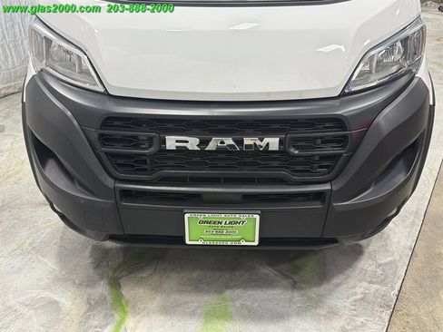 Used 2024 RAM ProMaster 2500 w/ Convenience Group FWD image 18