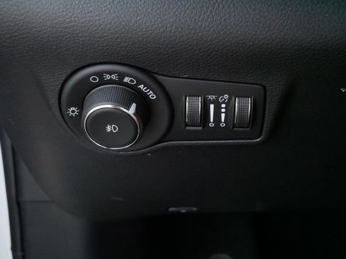 Used 2026 Jeep Compass Latitude AWD/4WD image 27