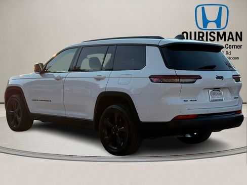 Used 2022 Jeep Grand Cherokee L Limited w/ Black Appearance Package AWD/4WD image 4