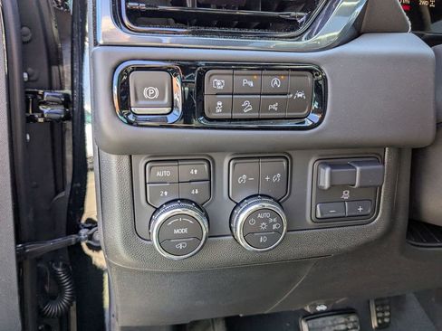 Certified 2025 GMC Yukon XL AT4 Ultimate w/ LPO, Floor Liner Package AWD/4WD image 23