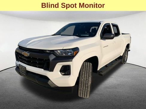 Used 2024 Chevrolet Colorado LT w/ LT Convenience Package image 5