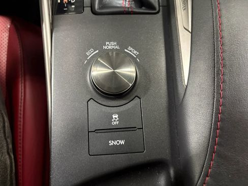 Used 2018 Lexus IS 300 AWD image 17