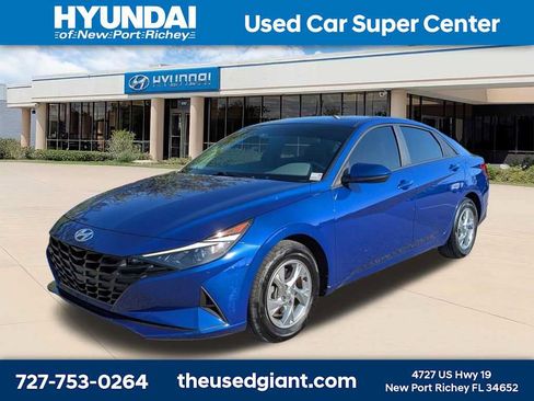 Used 2023 Hyundai Elantra SE w/ Cargo Package FWD image 1