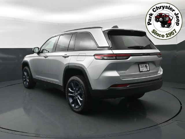 New 2026 Jeep Grand Cherokee Limited AWD/4WD image 4