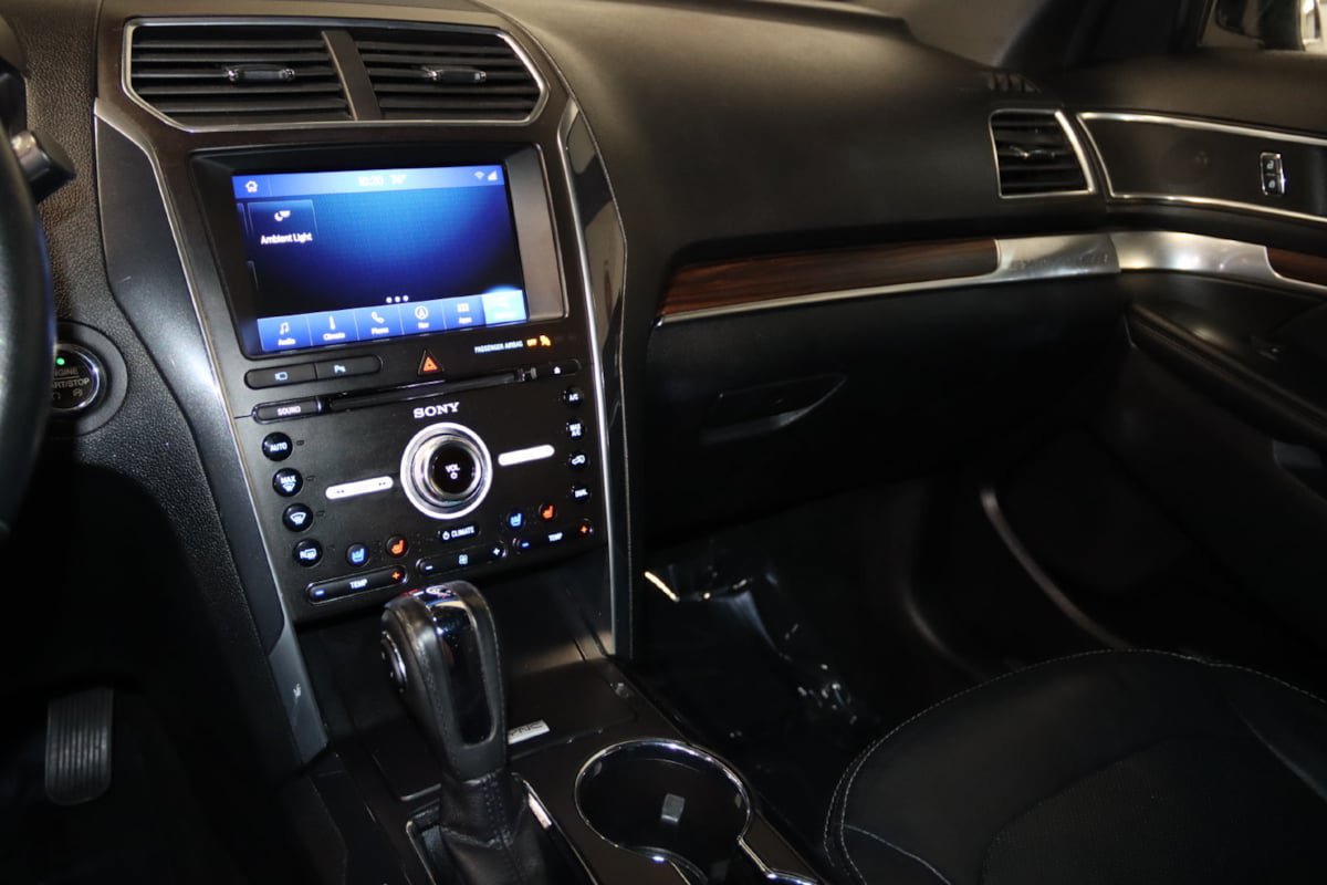 Used 2018 Ford Explorer Limited AWD/4WD image 46