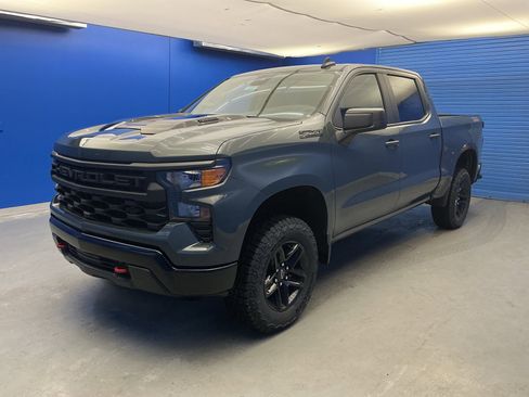 New 2026 Chevrolet Silverado 1500 Custom Trail Boss w/ LPO, Dark Essentials Package AWD/4WD image 4
