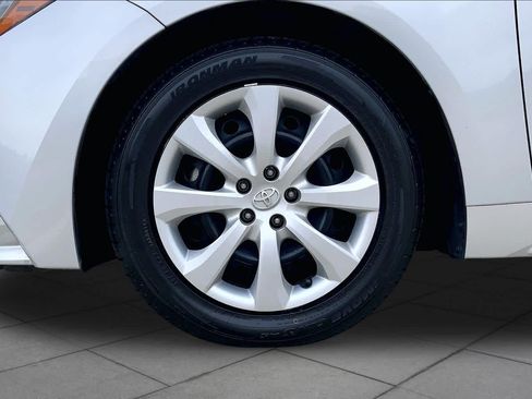 Used 2024 Toyota Corolla LE FWD image 11