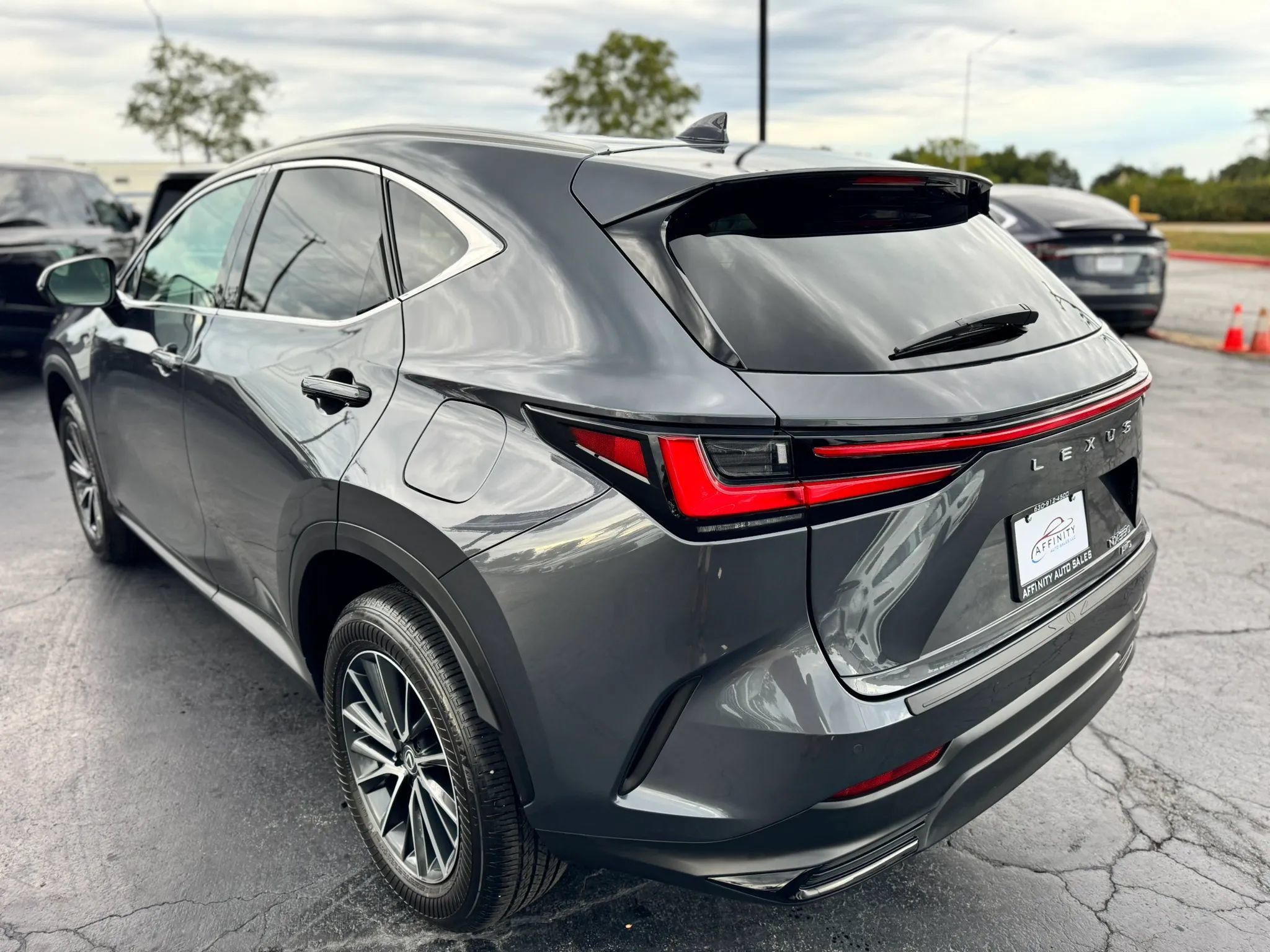 Used 2025 Lexus NX 350 AWD w/ Accessory Package (2T) image 3