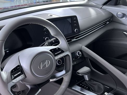 Used 2025 Hyundai Elantra Sport FWD image 27