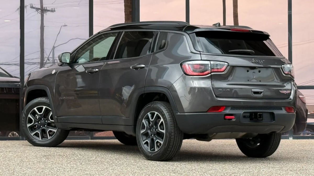 Used 2019 Jeep Compass Trailhawk w/ Leather Interior Group AWD/4WD image 7