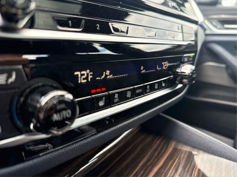 Used 2020 BMW M550i xDrive w/ Executive Package image 39