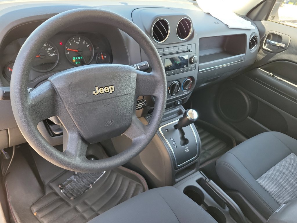 Used 2009 Jeep Patriot Sport FWD image 12