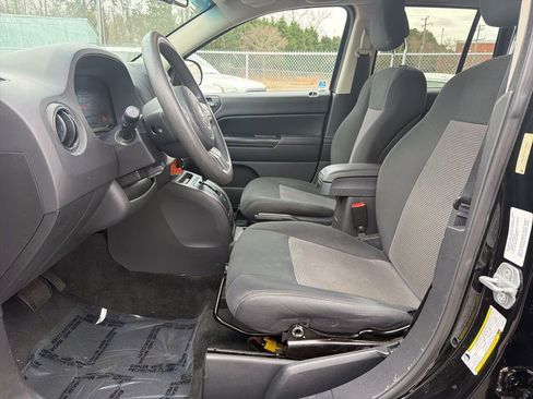 Used 2013 Jeep Compass Sport image 13