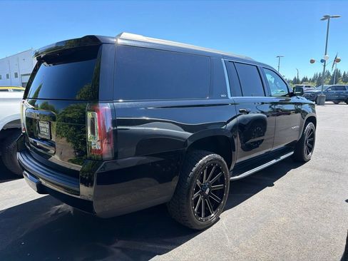 Used 2019 GMC Yukon XL SLT AWD/4WD image 3