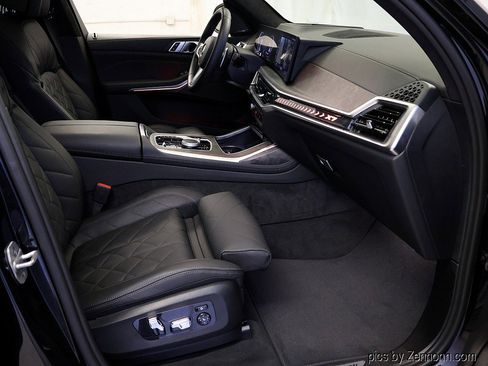 Certified 2025 BMW X7 xDrive40i w/ M Sport Package AWD/4WD image 38