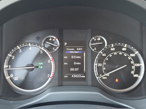 Used 2022 Lexus GX 460 Premium w/ Accessory Package image 22