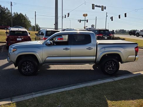 Used 2023 Toyota Tacoma 2WD Double Cab image 4