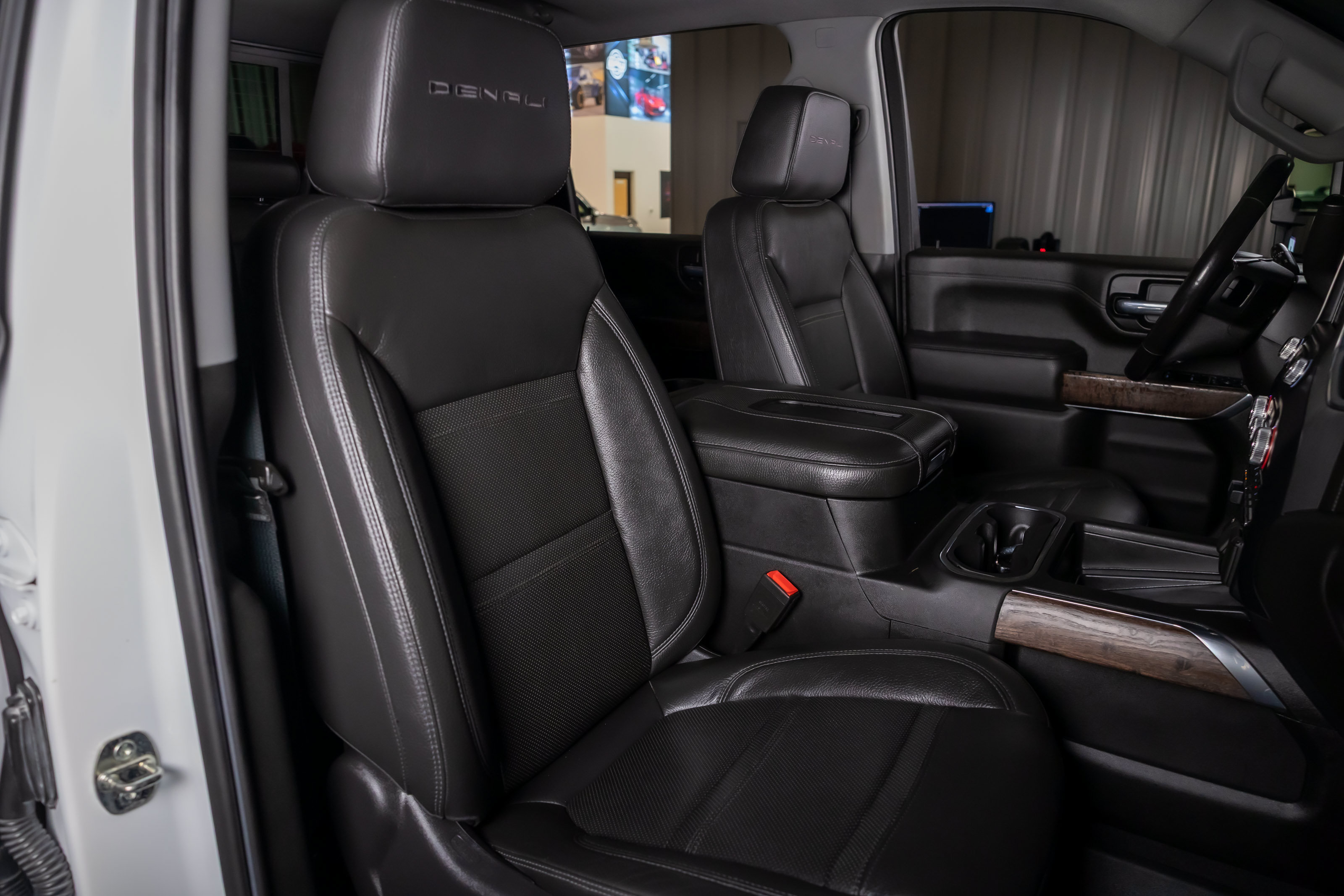 Used 2020 GMC Sierra 2500 Denali w/ Denali Ultimate Package AWD/4WD image 20