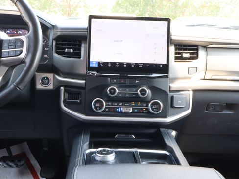 Used 2024 Ford Expedition Max XLT AWD/4WD image 12