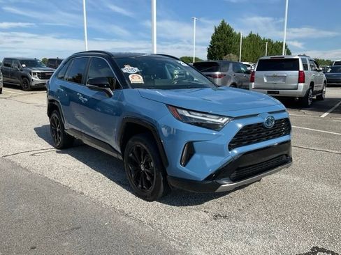 Used 2023 Toyota RAV4 XSE AWD/4WD image 3