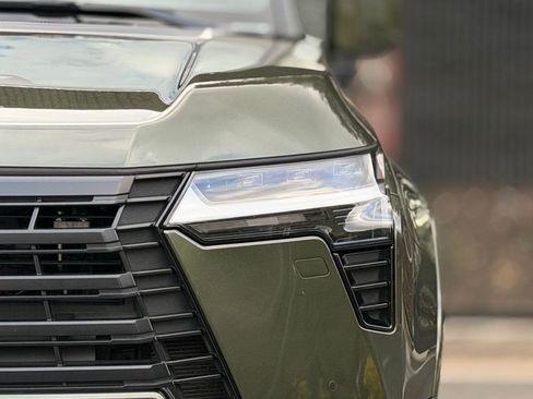 Used 2024 Lexus GX 550 w/ Accessory Package (Z1) image 5