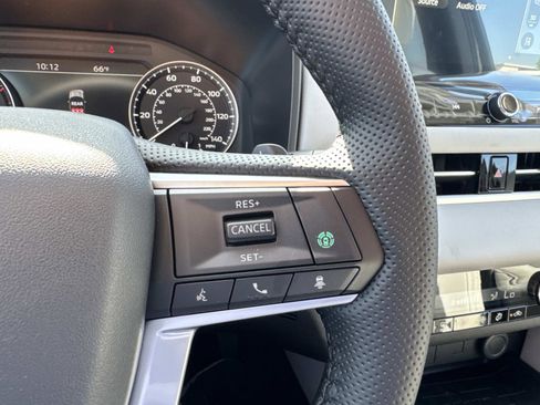 New 2025 Mitsubishi Outlander SE image 23