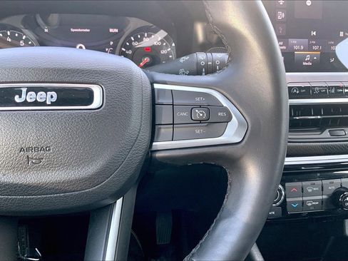 Certified 2022 Jeep Compass Altitude w/ Sun and Sound Group image 24