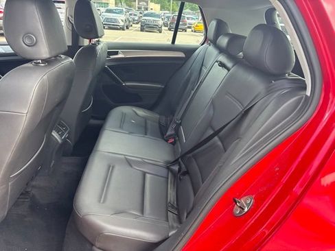 Used 2015 Volkswagen Golf 4-Door FWD image 13