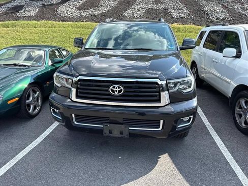 Used 2019 Toyota Sequoia TRD Sport w/ TRD Sport Premium Package AWD/4WD image 8