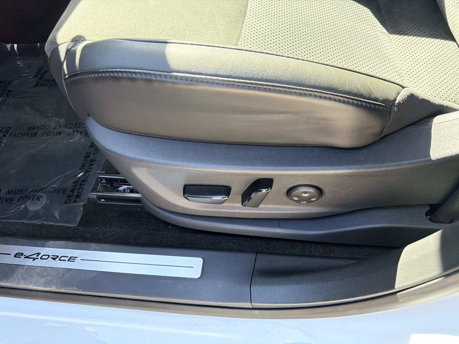 Used 2025 Nissan Ariya AWD image 15