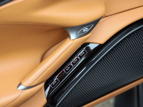 Certified 2022 Ferrari Roma image 34