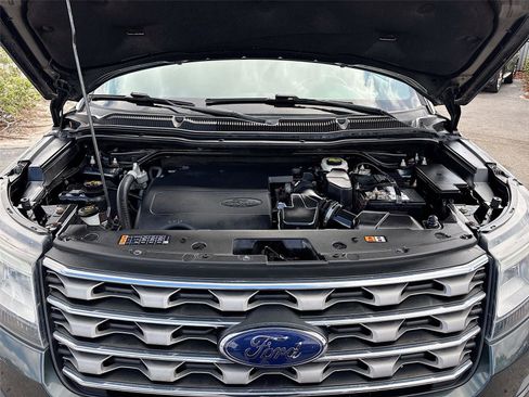 Used 2016 Ford Explorer XLT w/ Equipment Group 202A image 31