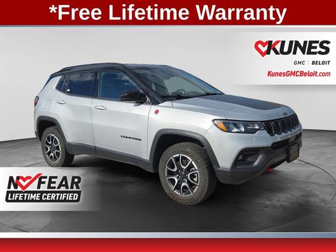 Used 2025 Jeep Compass Trailhawk AWD/4WD image 1